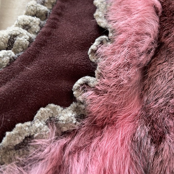 Beautiful fur/velvet vest a unique piece. - Picture 6 of 11